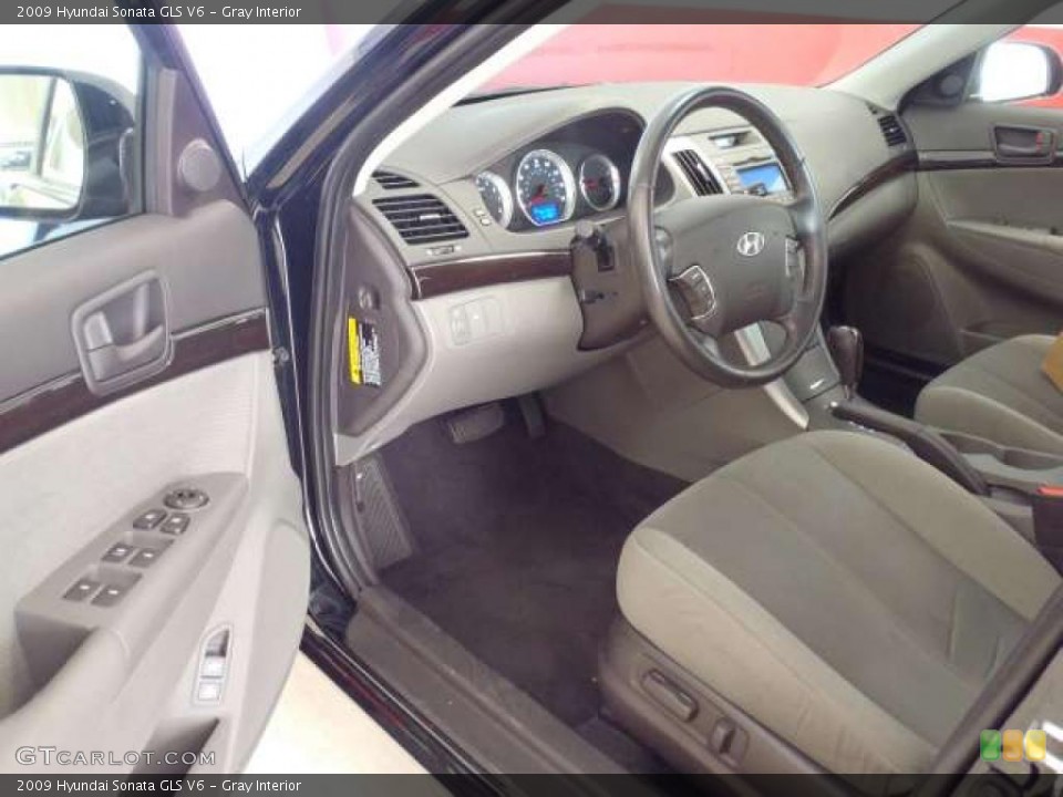 Gray Interior Photo for the 2009 Hyundai Sonata GLS V6 #38686794