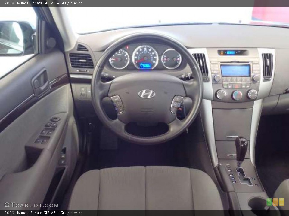 Gray Interior Dashboard for the 2009 Hyundai Sonata GLS V6 #38686810