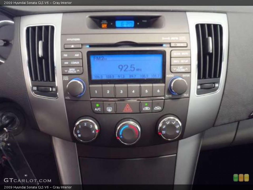 Gray Interior Controls for the 2009 Hyundai Sonata GLS V6 #38686826