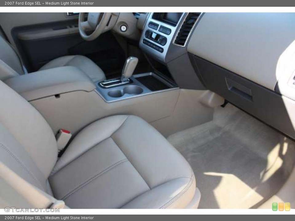 Medium Light Stone Interior Photo for the 2007 Ford Edge SEL #38687210