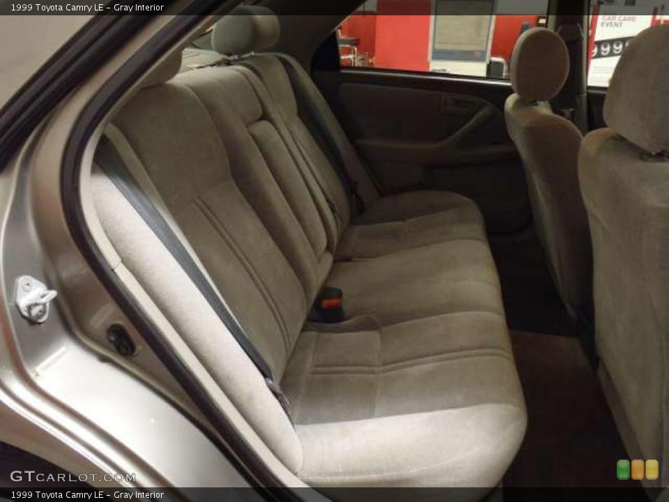 Gray Interior Photo for the 1999 Toyota Camry LE #38688592