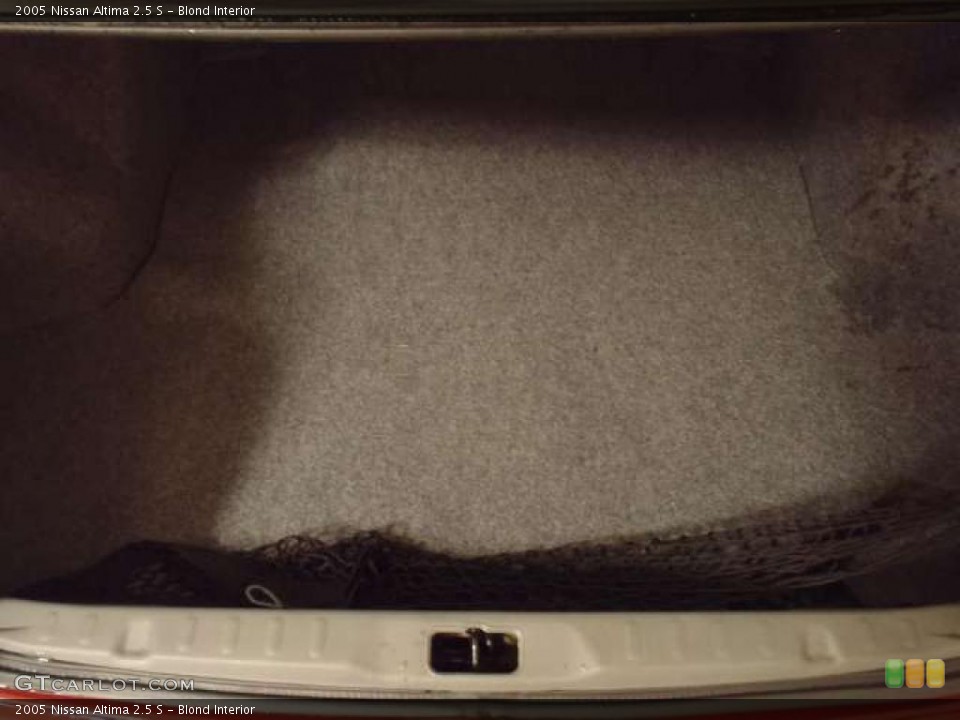 Blond Interior Trunk for the 2005 Nissan Altima 2.5 S #38688604