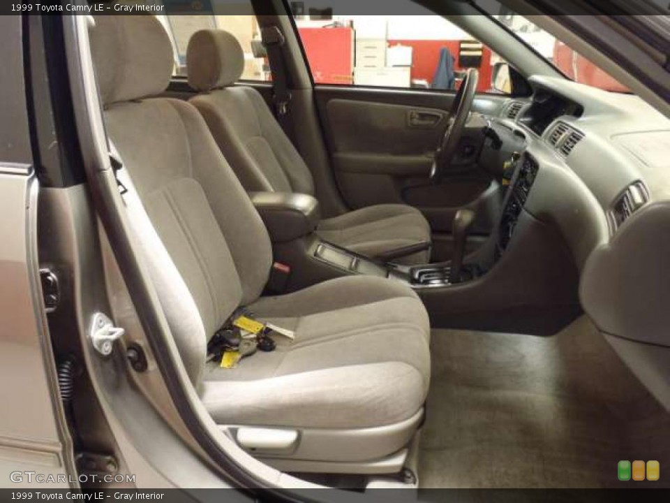 Gray Interior Photo for the 1999 Toyota Camry LE #38688612