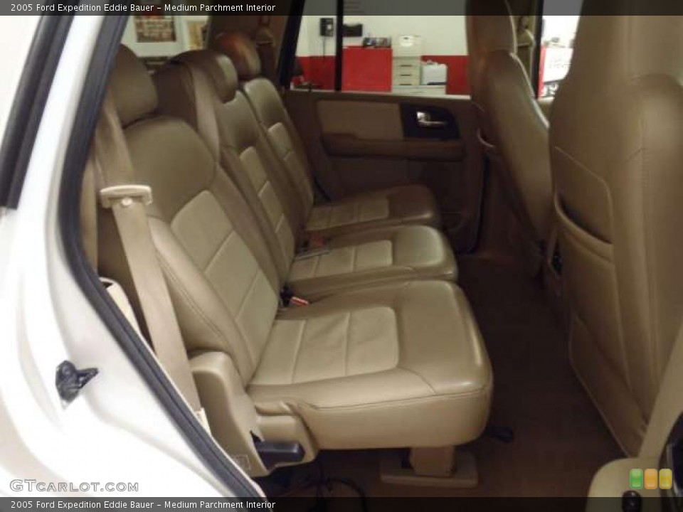 Medium Parchment Interior Photo for the 2005 Ford Expedition Eddie Bauer #38689228