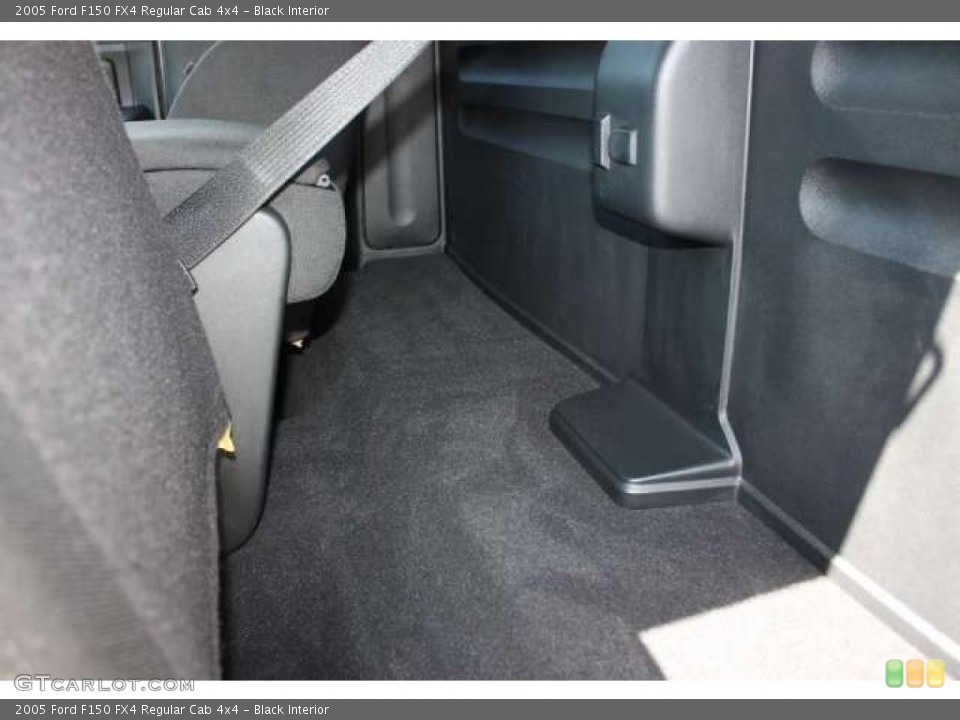 Black Interior Photo for the 2005 Ford F150 FX4 Regular Cab 4x4 #38694800