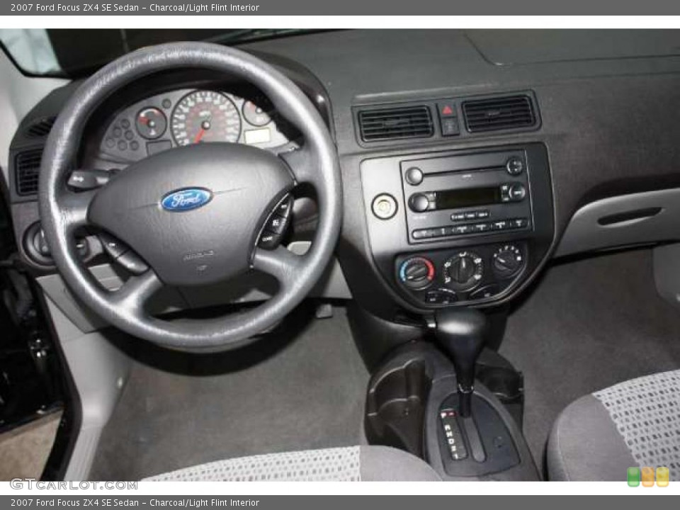 Charcoal/Light Flint Interior Photo for the 2007 Ford Focus ZX4 SE Sedan #38695034