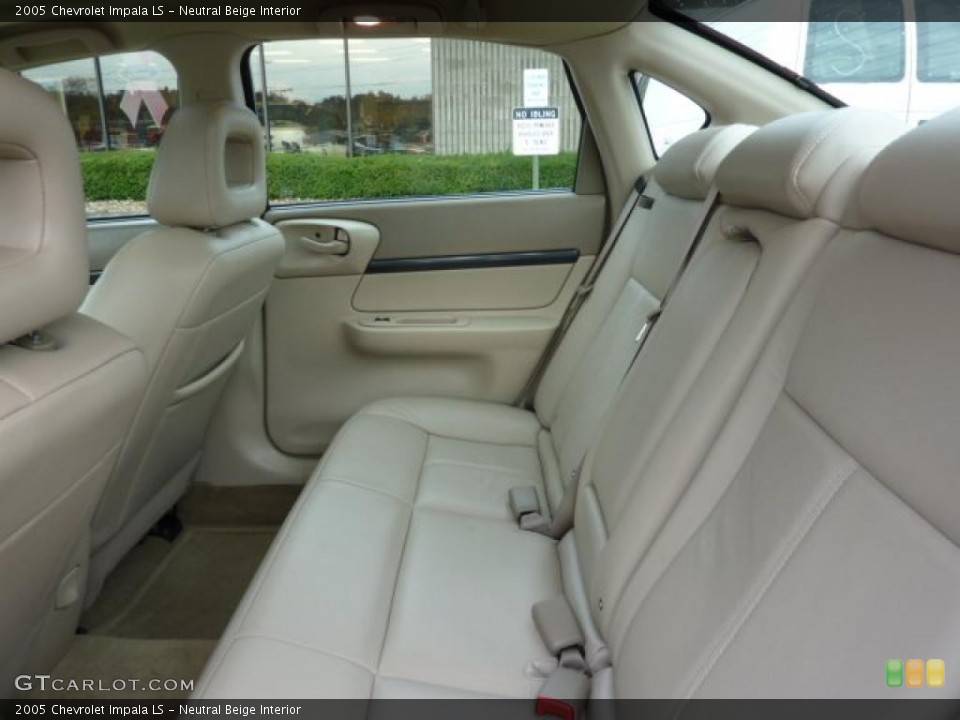 Neutral Beige Interior Photo for the 2005 Chevrolet Impala LS #38696888