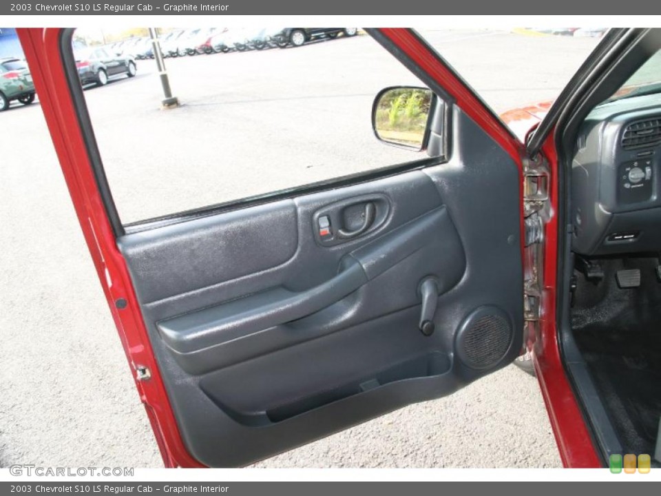 Graphite Interior Door Panel for the 2003 Chevrolet S10 LS Regular Cab #38698499