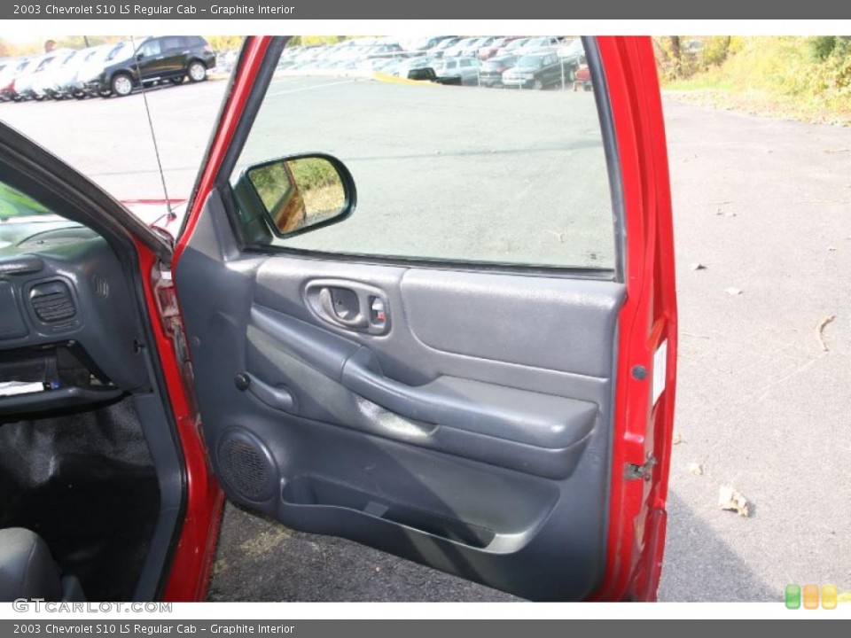 Graphite Interior Door Panel for the 2003 Chevrolet S10 LS Regular Cab #38698515