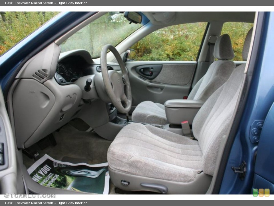 Light Gray Interior Photo for the 1998 Chevrolet Malibu Sedan #38698575