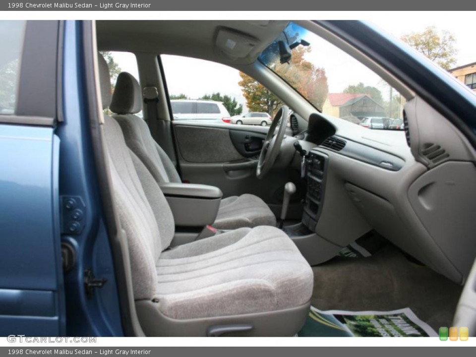 Light Gray Interior Photo for the 1998 Chevrolet Malibu Sedan #38698607