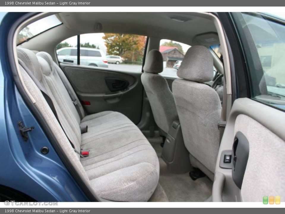 Light Gray Interior Photo for the 1998 Chevrolet Malibu Sedan #38698623