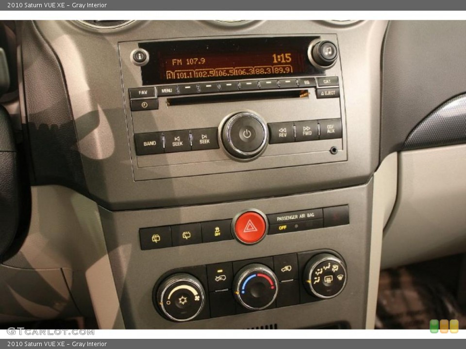 Gray Interior Controls for the 2010 Saturn VUE XE #38703771