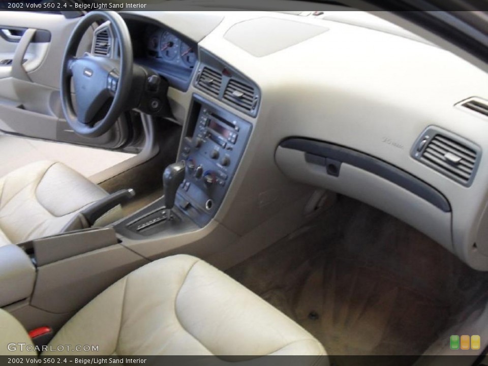 Beige/Light Sand Interior Photo for the 2002 Volvo S60 2.4 #38706331