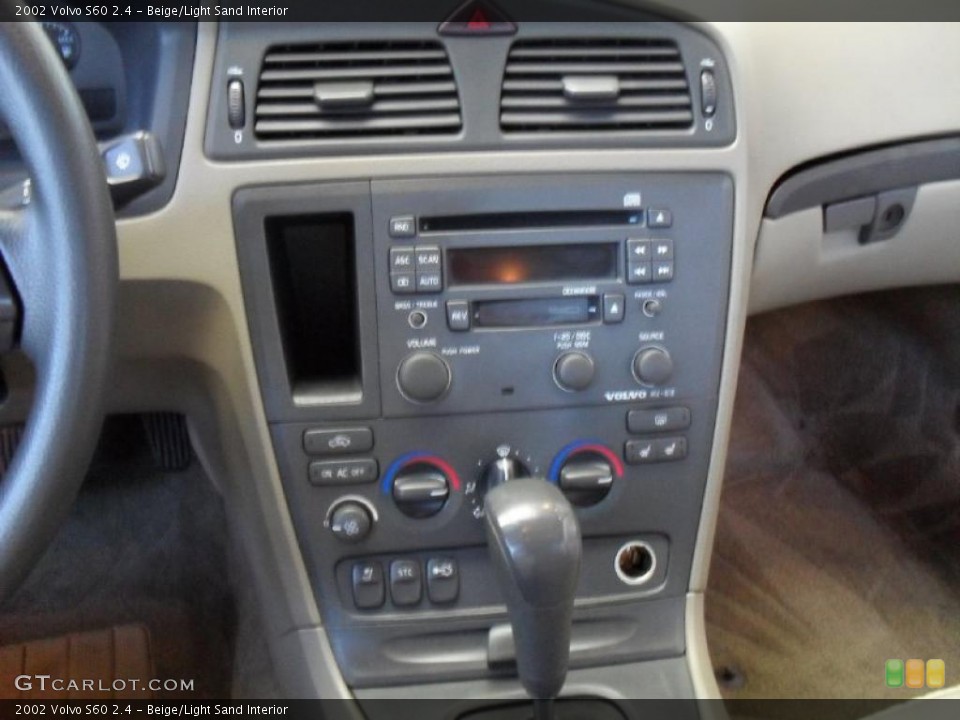 Beige/Light Sand Interior Controls for the 2002 Volvo S60 2.4 #38706451