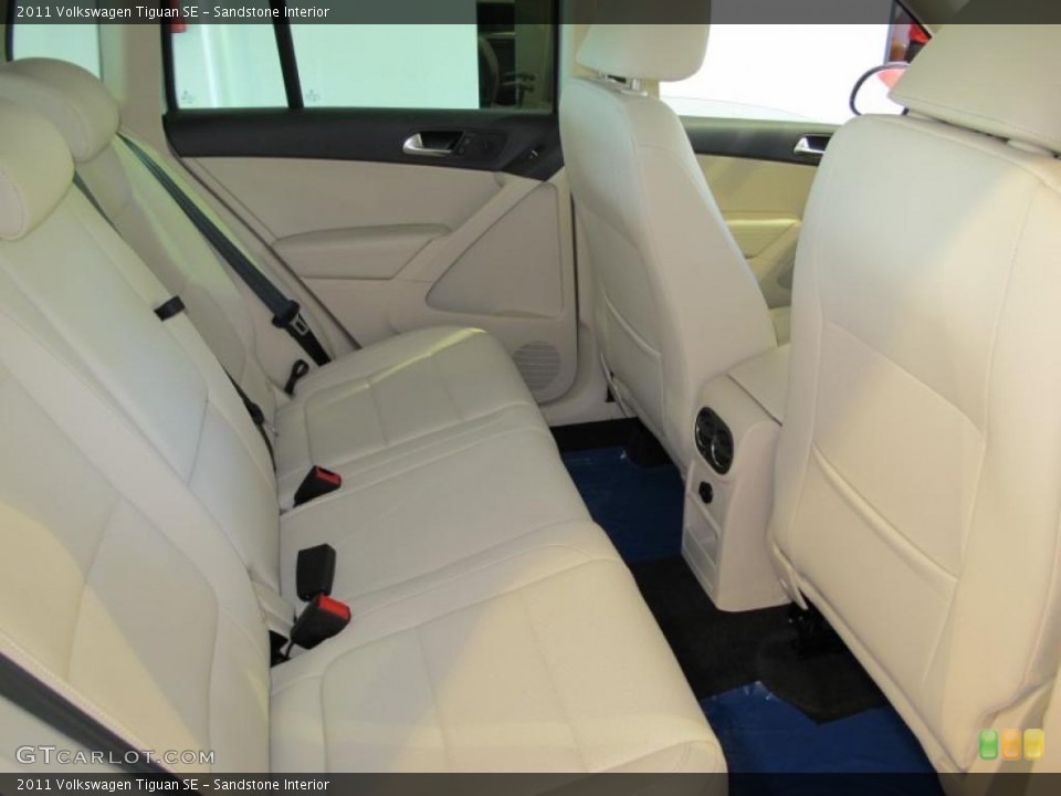 Sandstone Interior Photo for the 2011 Volkswagen Tiguan SE #38707627