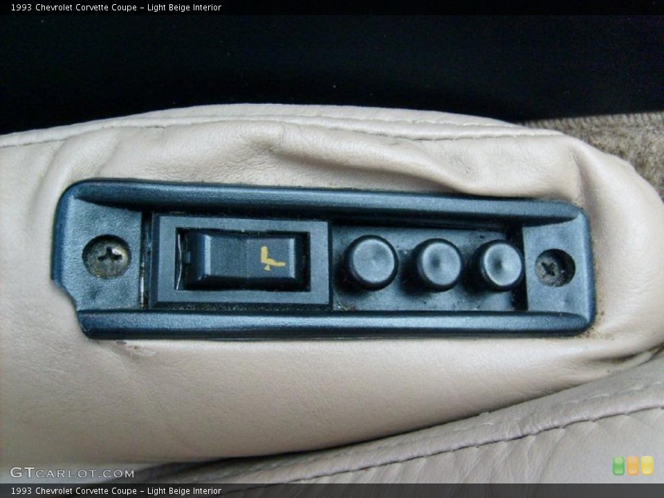 Light Beige Interior Controls for the 1993 Chevrolet Corvette Coupe #38707855