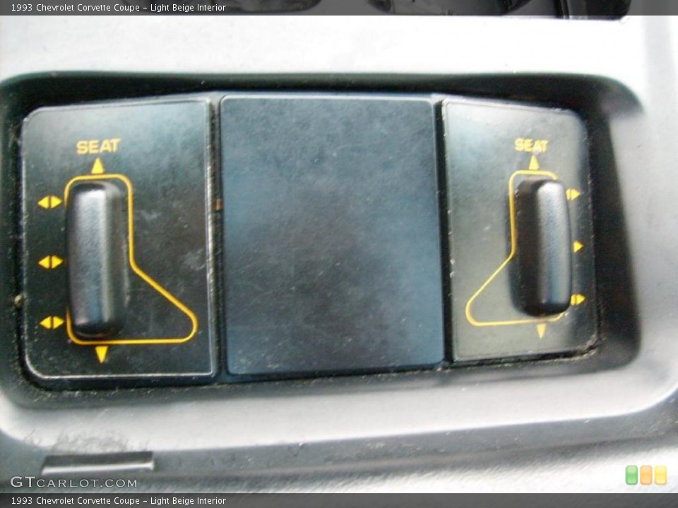 Light Beige Interior Controls for the 1993 Chevrolet Corvette Coupe #38707939