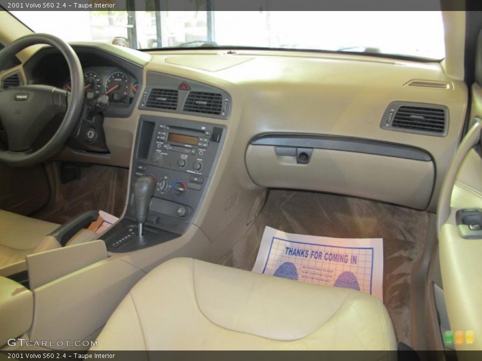 Taupe Interior Dashboard for the 2001 Volvo S60 2.4 #38709019