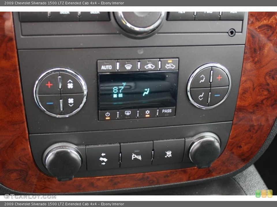 Ebony Interior Controls for the 2009 Chevrolet Silverado 1500 LTZ Extended Cab 4x4 #38710247