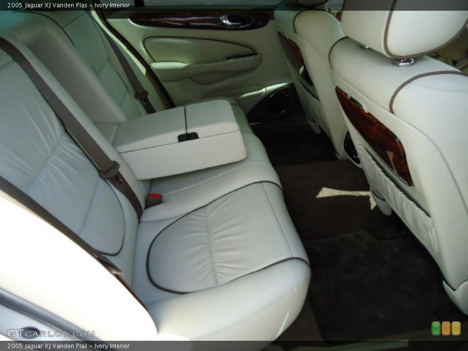 Ivory Interior Photo for the 2005 Jaguar XJ Vanden Plas #38720831