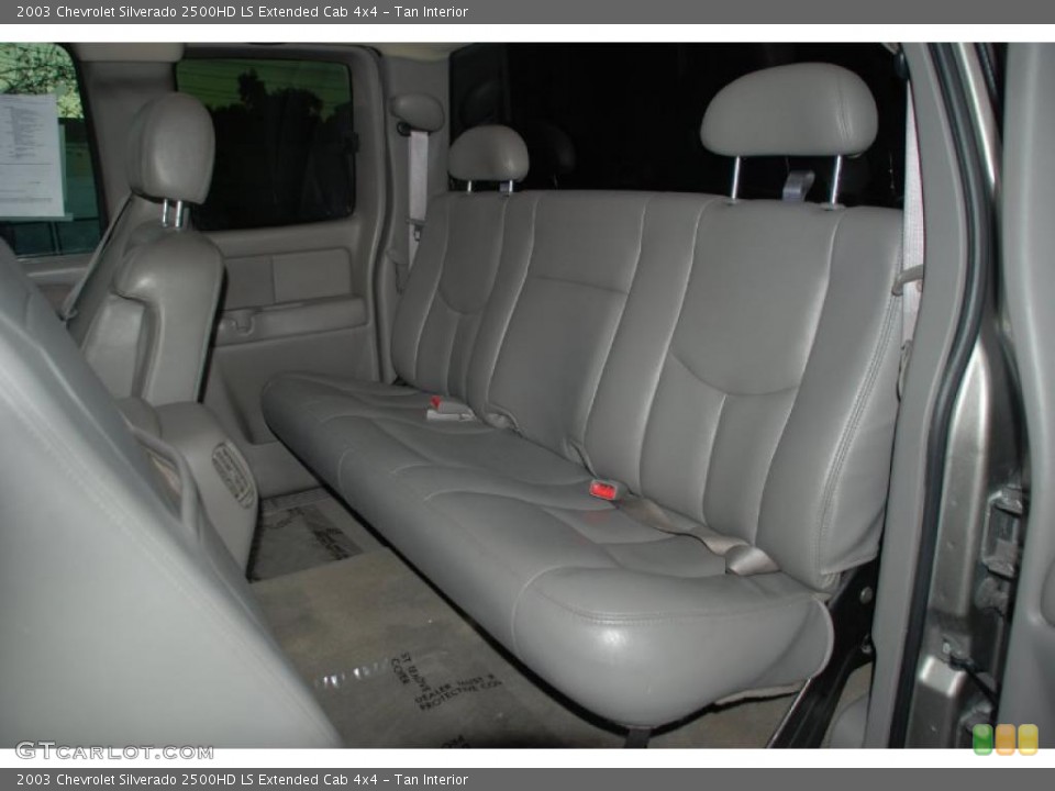 Tan Interior Photo for the 2003 Chevrolet Silverado 2500HD LS Extended Cab 4x4 #38722551