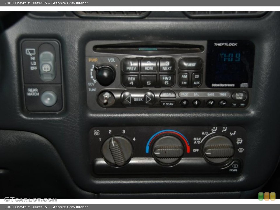 Graphite Gray Interior Controls for the 2000 Chevrolet Blazer LS #38722923