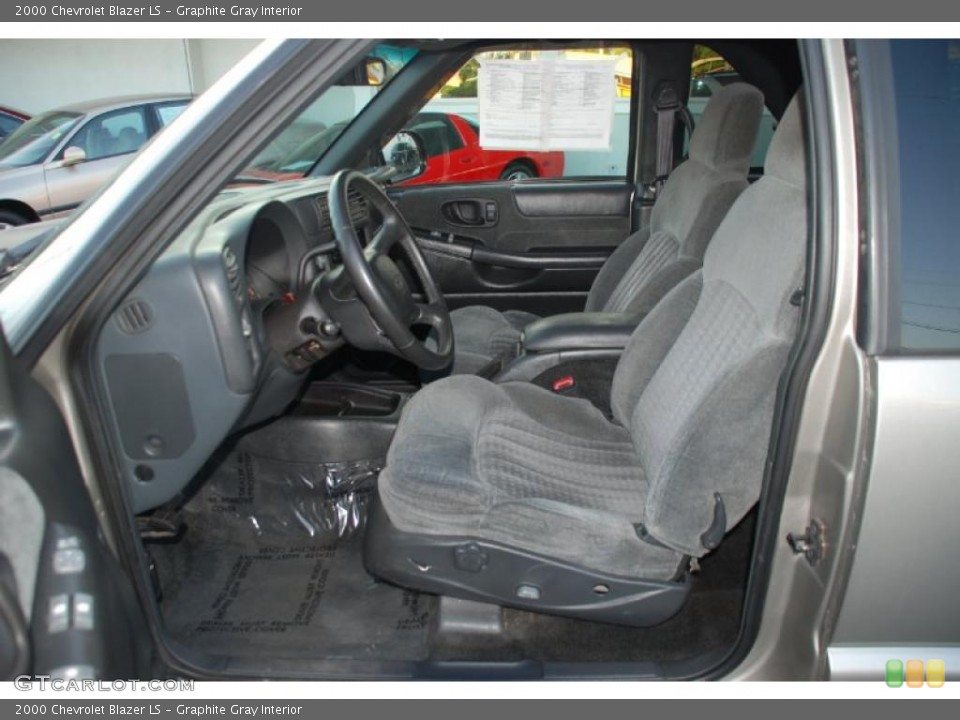 Graphite Gray Interior Photo for the 2000 Chevrolet Blazer LS #38722951