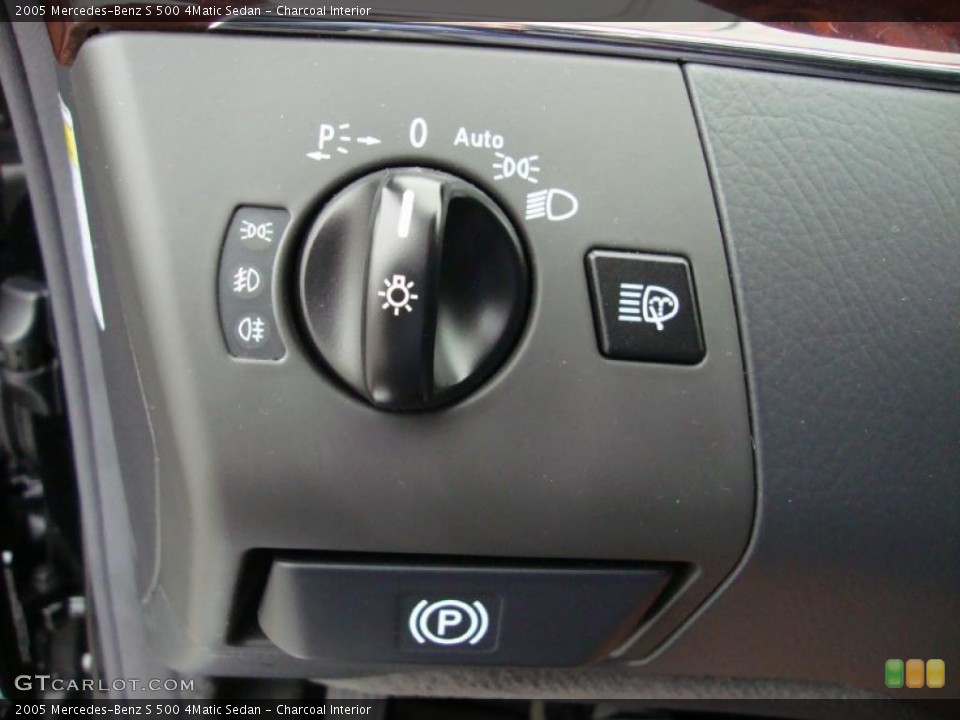 Charcoal Interior Controls for the 2005 Mercedes-Benz S 500 4Matic Sedan #38723367