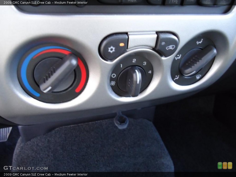 Medium Pewter Interior Controls for the 2009 GMC Canyon SLE Crew Cab #38724019