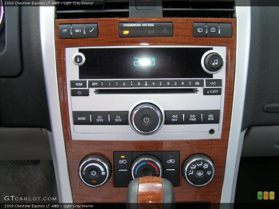 Light Gray Interior Controls for the 2009 Chevrolet Equinox LT AWD #38724379