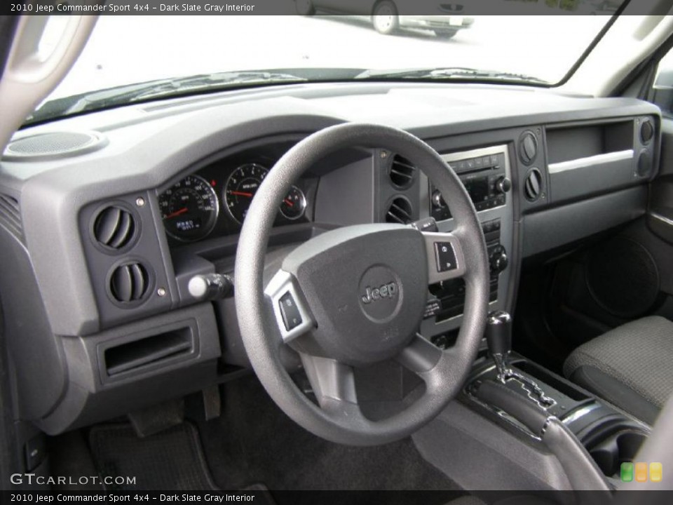 Dark Slate Gray 2010 Jeep Commander Interiors