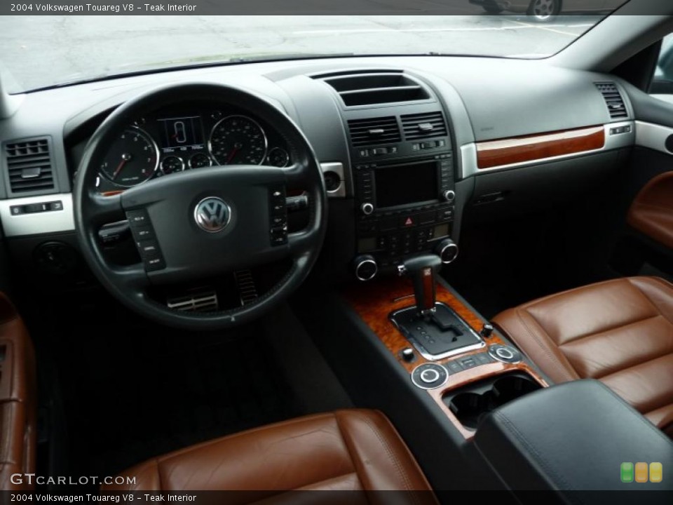Teak Interior Photo for the 2004 Volkswagen Touareg V8 #38725923