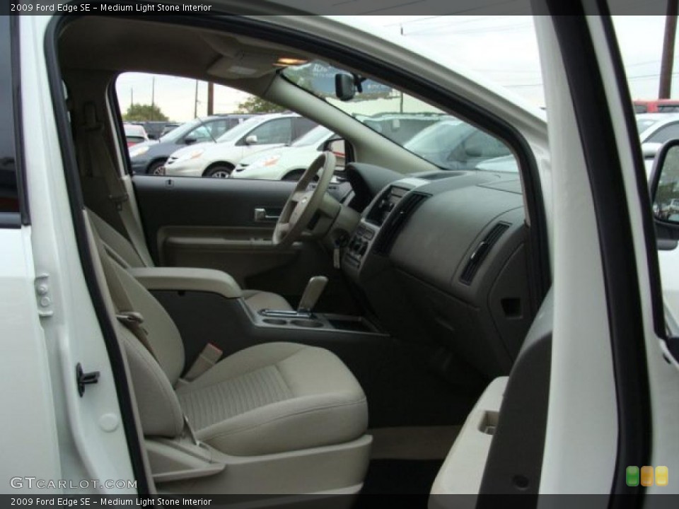 Medium Light Stone Interior Photo for the 2009 Ford Edge SE #38726283