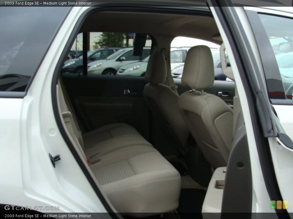Medium Light Stone Interior Photo for the 2009 Ford Edge SE #38726351