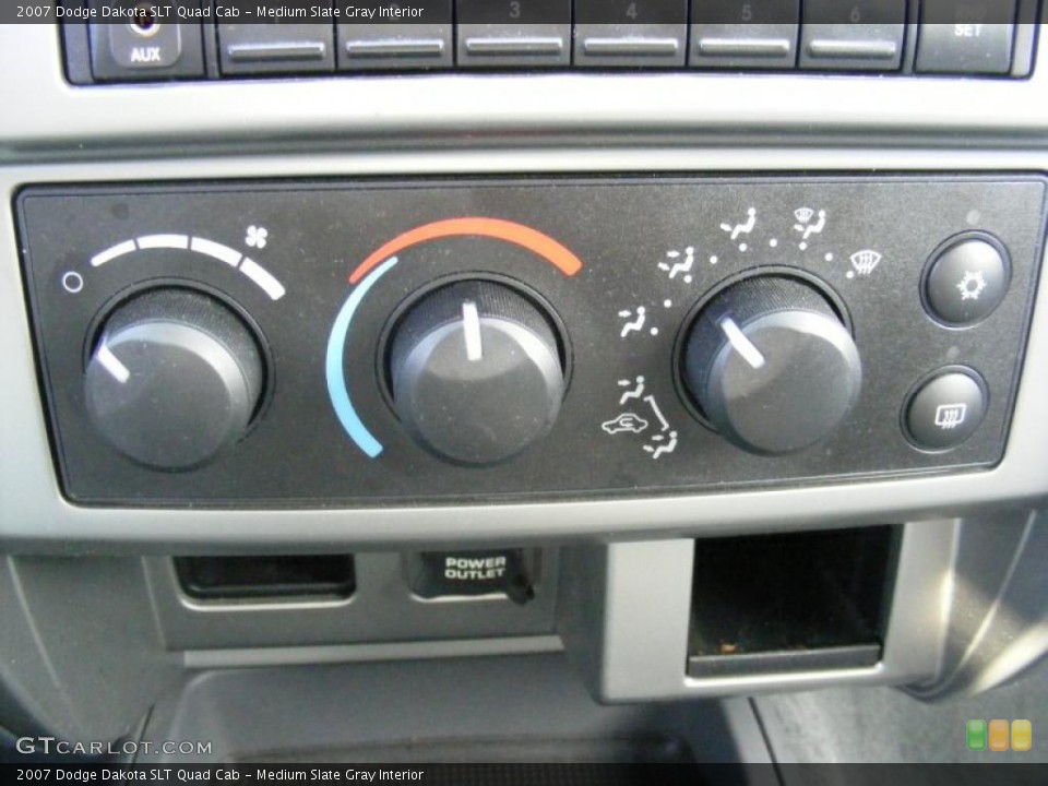 Medium Slate Gray Interior Controls for the 2007 Dodge Dakota SLT Quad Cab #38727875