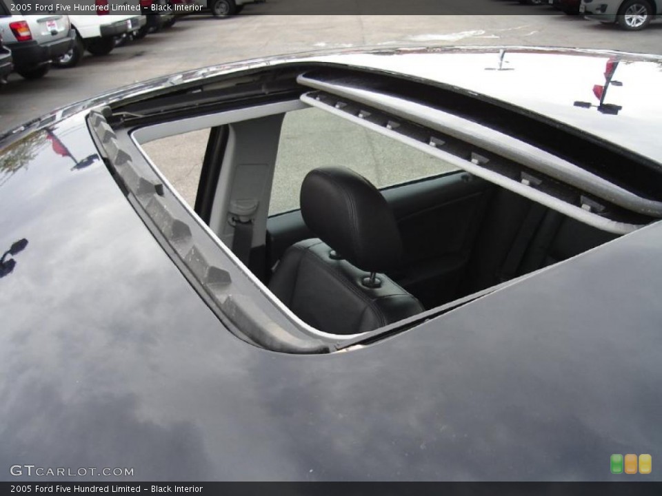Black Interior Sunroof for the 2005 Ford Five Hundred Limited #38733140