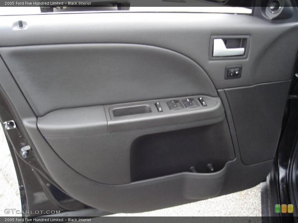 Black Interior Door Panel for the 2005 Ford Five Hundred Limited #38733304