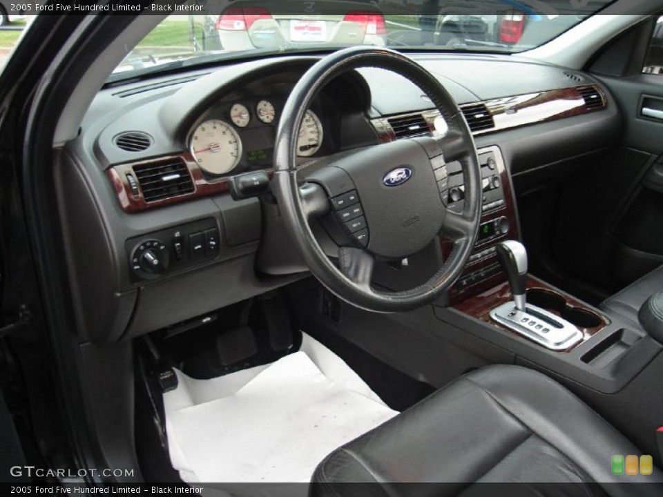 Black Interior Prime Interior for the 2005 Ford Five Hundred Limited #38733332