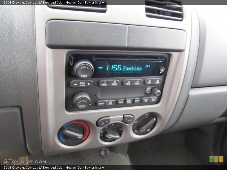 Medium Dark Pewter Interior Controls for the 2004 Chevrolet Colorado LS Extended Cab #38734092