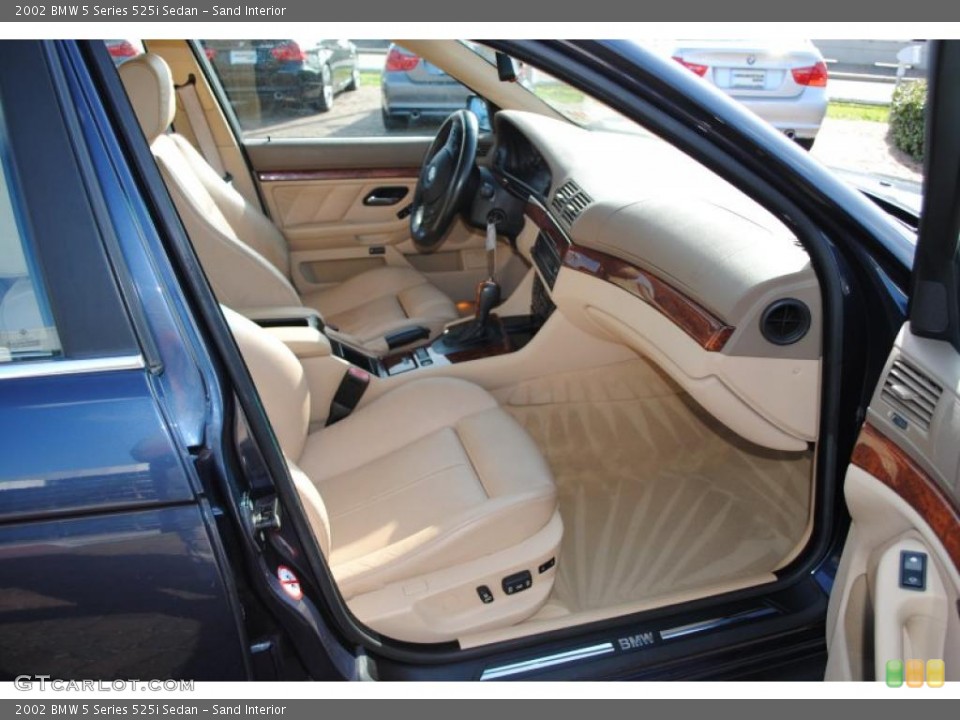 Sand Interior Photo for the 2002 BMW 5 Series 525i Sedan #38739959