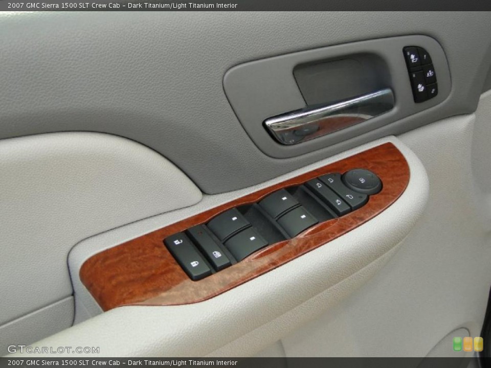 Dark Titanium/Light Titanium Interior Controls for the 2007 GMC Sierra 1500 SLT Crew Cab #38740192