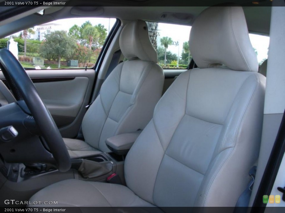 Beige Interior Photo for the 2001 Volvo V70 T5 #38742428