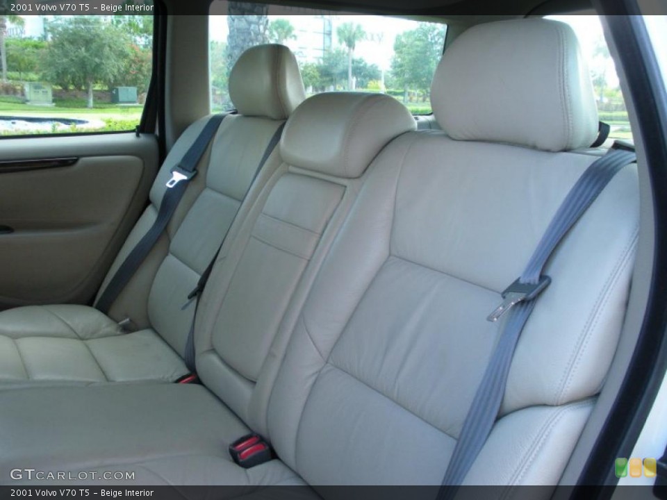 Beige Interior Photo for the 2001 Volvo V70 T5 #38742464