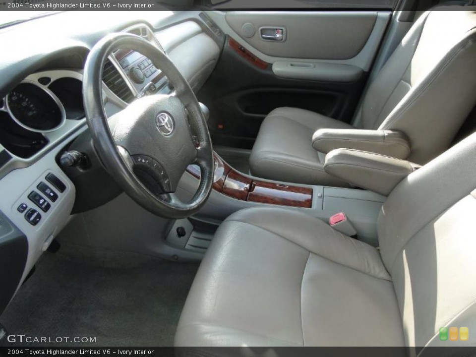 Ivory Interior Photo for the 2004 Toyota Highlander Limited V6 #38742572
