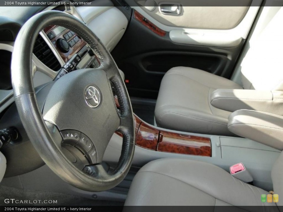 Ivory Interior Photo for the 2004 Toyota Highlander Limited V6 #38742588