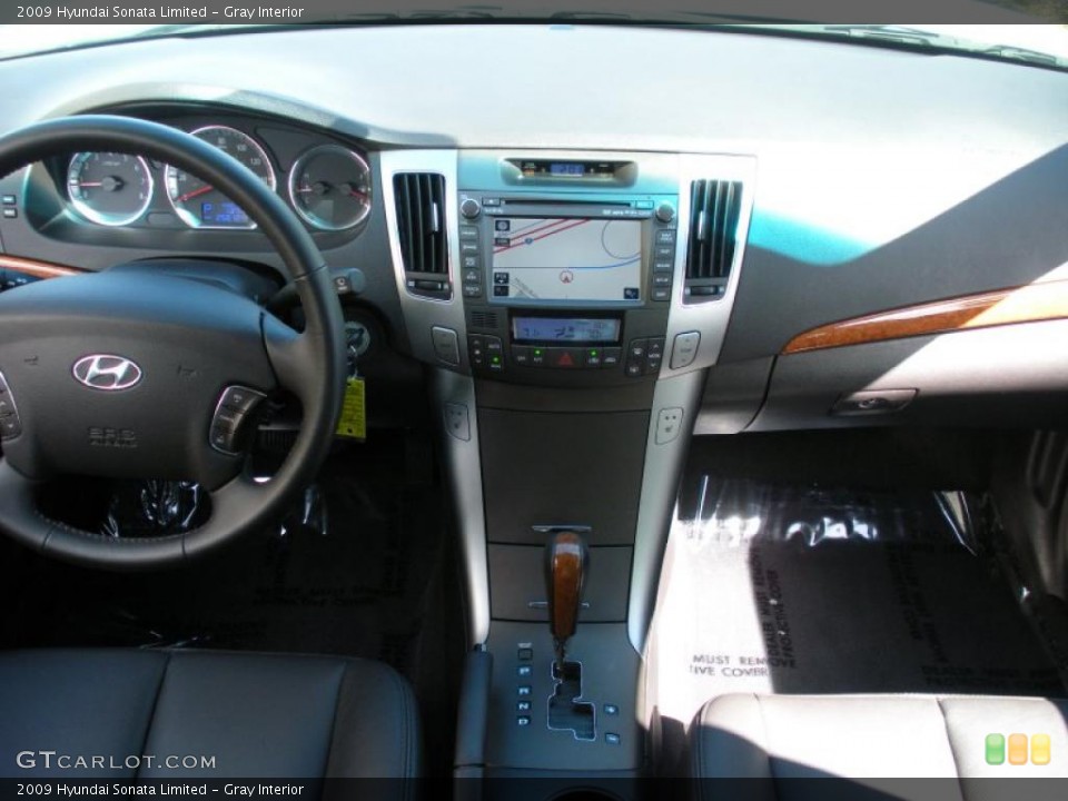 Gray Interior Dashboard for the 2009 Hyundai Sonata Limited #38745452