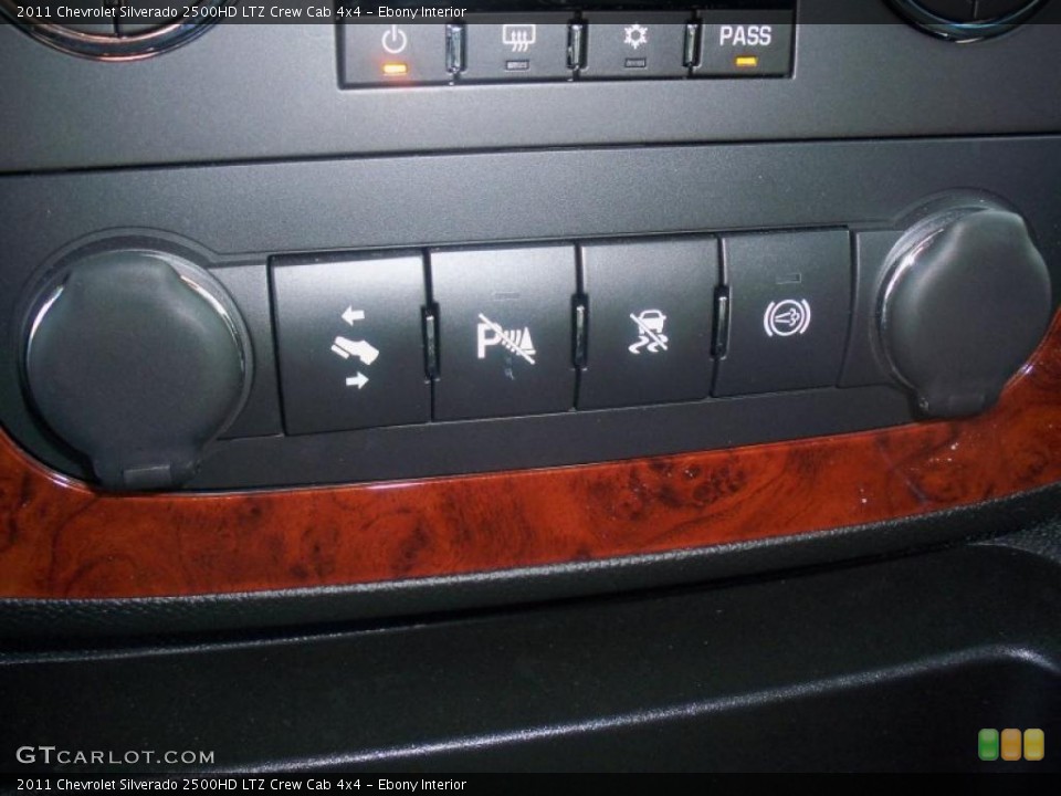 Ebony Interior Controls for the 2011 Chevrolet Silverado 2500HD LTZ Crew Cab 4x4 #38754620