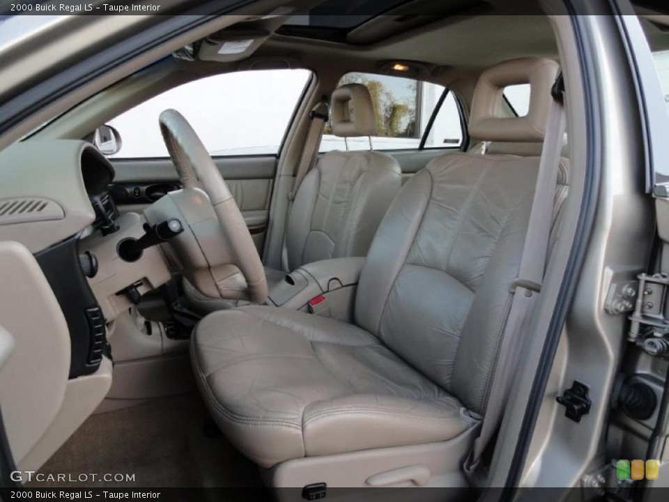 Taupe Interior Photo for the 2000 Buick Regal LS #38756132