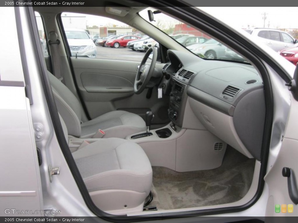 Gray Interior Photo for the 2005 Chevrolet Cobalt Sedan #38756152